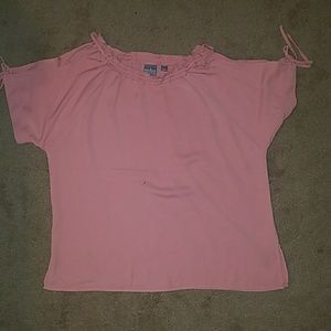 Cold shoulder blousr